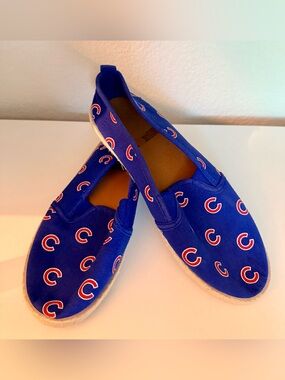 Team Beans MLB Chicago Cubs Canvas Slip-On Shoes • Women's Medium